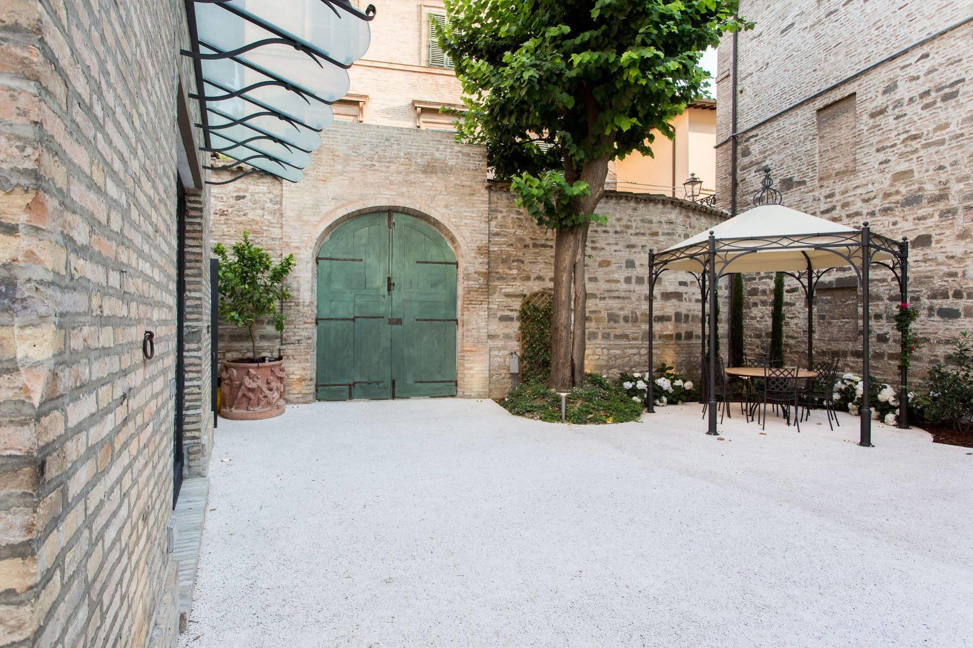 Palazzo Gentili San Severino Marche Exterior foto