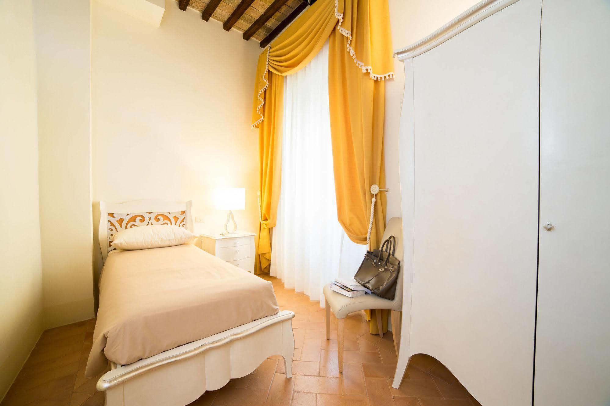 Palazzo Gentili San Severino Marche Exterior foto